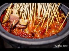 -两三事小郡肝串串香火锅(桂庙店)