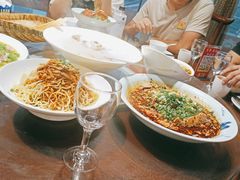 -万重锦·人文川菜馆(骡马市店)