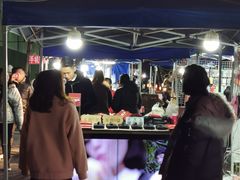 -吴山路夜市