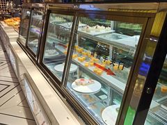 面包甜点陈列柜-集杰尚品海鲜烤肉自助餐厅(即墨宝龙广场店)