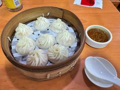 -莱莱小笼·乔艾