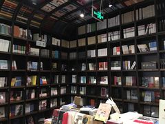 -钟书阁(松江泰晤士小镇店)