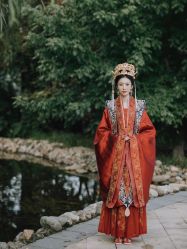 -艾朵婚纱