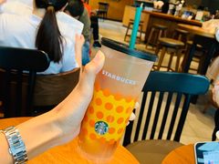 -星巴克(西安曲江银泰店)