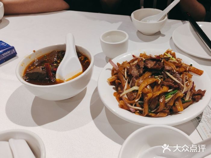 稻香酒家·34年老字号·港式粤菜(汉街店)干炒牛河图片