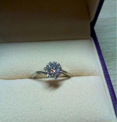 -威德钻石-克拉钻大本营(南京东路店)