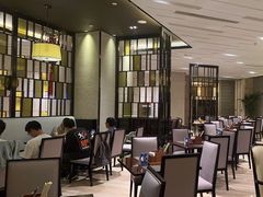 -广州万富希尔顿酒店·感趣自助餐厅·金秋蟹宴生蚝海鲜刺身烧烤