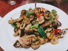 -鑫渔港海鲜本地菜·山海关浑锅(东戴河店)