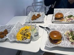-TRIPS BURGER(大钟寺店)