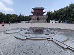 -巴陵广场