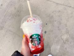 草莓轻乳酪星冰乐-星巴克臻选(呼和浩特维多利摩尔城店)