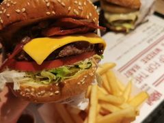 -The Habit Burger Grill 哈比特汉堡(复兴soho店)