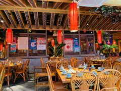 -野山舂·贵州现舂酸汤火锅(鸿通城店)