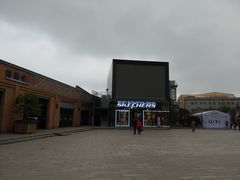 -SKECHERS 斯凯奇(上海国际时尚中心店)