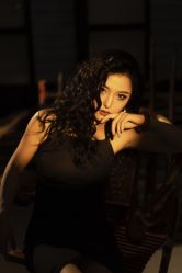 -烟雨江南汉服体验馆