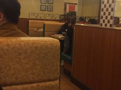 卡座-萨莉亚意式餐厅(新洲家乐福店)