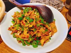 青椒炒油渣-吃饭皇帝大(长宁龙之梦店)