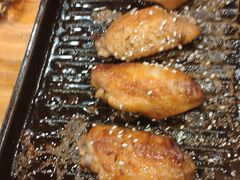 料理烤焦香翅中-老东镇啤酒屋海鲜加工·蒸汽海鲜·海鲜烧烤(台东店)