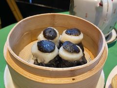 黑蒜带子烧麦-誉八仙茶室酒楼(新天地店)