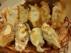 -阿洪锅贴王(小吃城店)