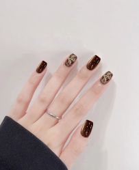 -桃色美甲沙龙