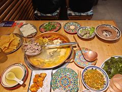 -洱火云南酸菜牛肉火锅(石景山当代商城店)