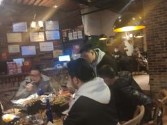 -何师烧烤·香辣蟹·川菜·30年老品牌(太古里旗舰店)