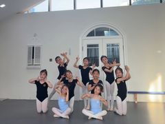 -西安小天鹅艺术团(曲江Alice店)