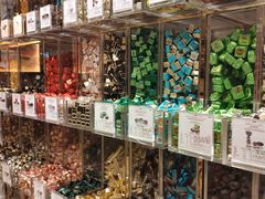 零售区-VENCHI 闻绮(北京国贸商城店)