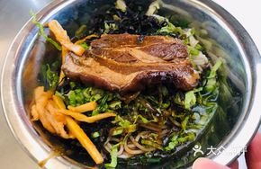 Braised Pork with Freshly Squeezed Rice Noodles