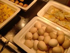 自助取餐区-海口绿发希尔顿酒店-田园汇自助餐·三文鱼·海鲜