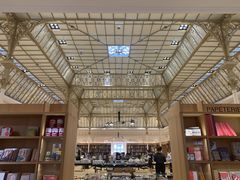 -乐蓬马歇百货公司(Rive Gauche)