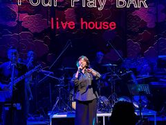-FOUR PLAY BAR