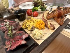-Mark&Mars Restaurant