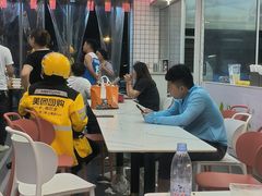 -鱿遍天下·20年夜宵地标大排档(东风路店)