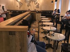 大堂-星巴克臻选(广州沙面店)