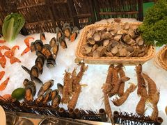 -大中华希尔顿酒店-念自助餐·嗨啤·小龙虾