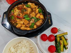 -杨铭宇黄焖鸡米饭(光谷APP广场店)