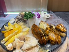 -一朵菌·野生菌探索家火锅(南亚店)