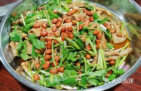 Coriander and Scallion Tossed Goose Intestine