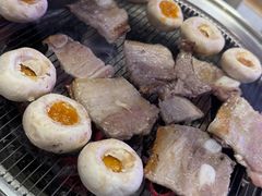 -围炉肉舍•炭烤活鳗•丹东海鲜烤肉(步行街店)