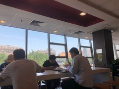靠窗位-麦当劳(展览路店)