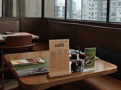 -ROAST coffee & eatery