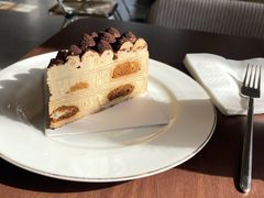 -Fridi Patisserie Cafe