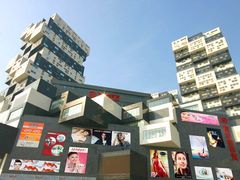 -资和信百货商场