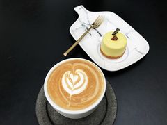 -UNI UNI(环亚凯瑟琳店)