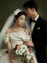 -雪中彩影婚纱摄影·微光艺术中心