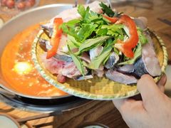 -野山舂·贵州现舂酸汤火锅(鸿通城店)