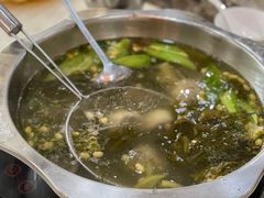 凉瓜酸菜锅底-潮悦牛肉火锅城(水贝店)