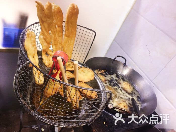 连江特色海鲜锅边(庆城路店)油饼图片 第32张